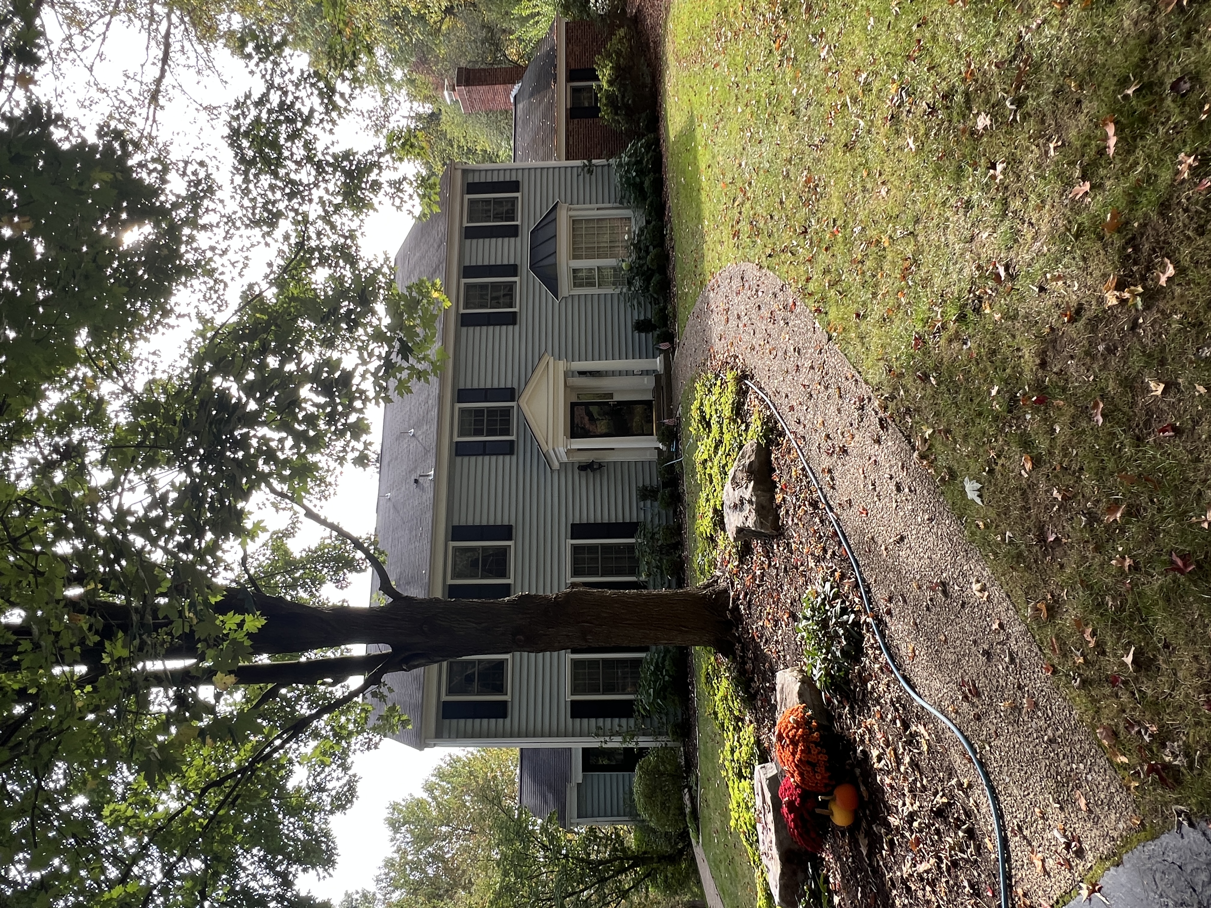 Gutter Glory in Fox Chapel: J&R Pressure Washing Transforms Local Home!