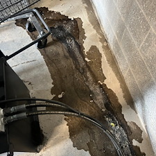 Revitalize-Your-Business-Professional-Dumpster-Pad-Cleaning-in-Pittsburgh 5