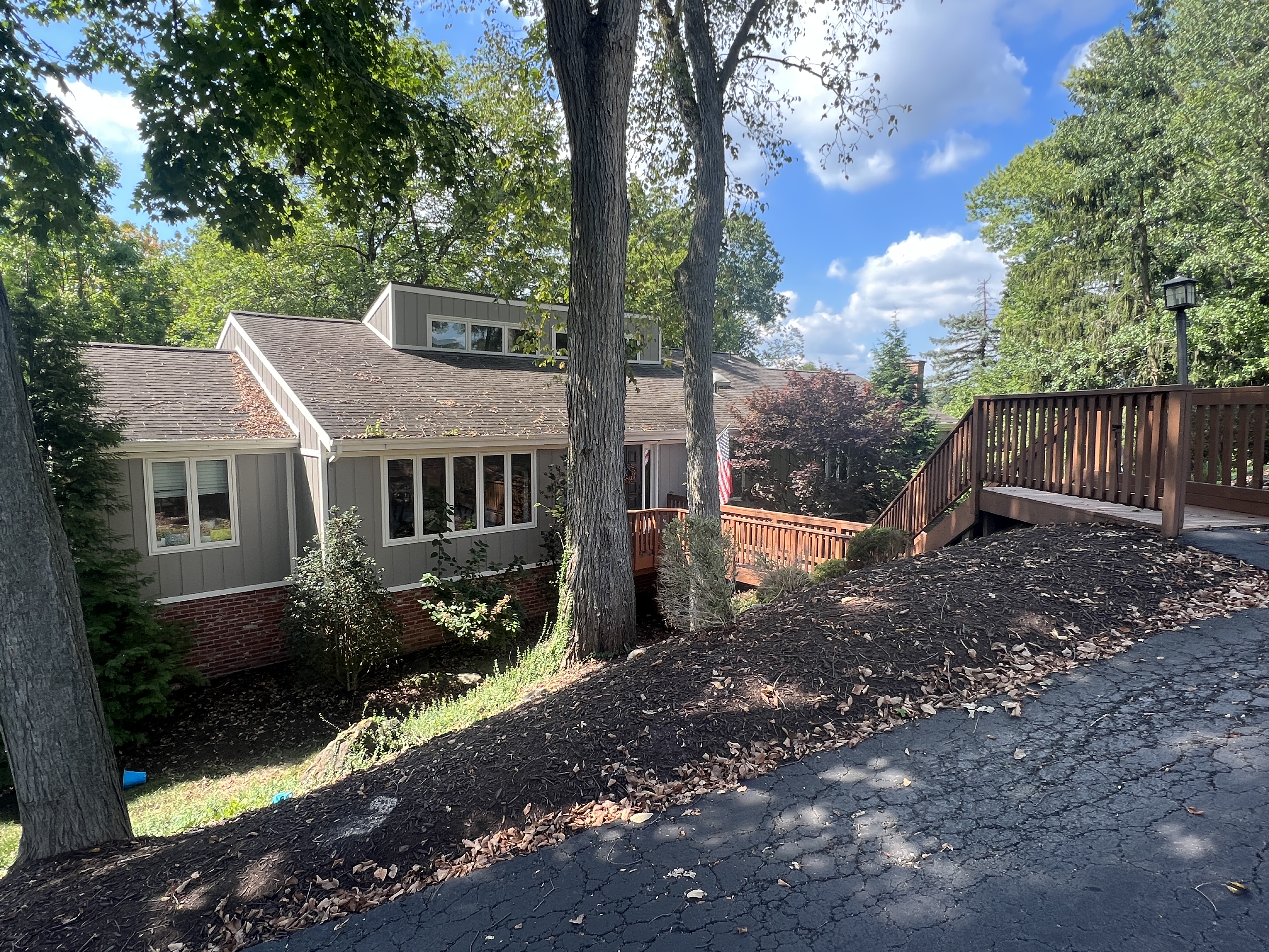 Top quality gutter cleaning in Upper St. Clair  Thumbnail